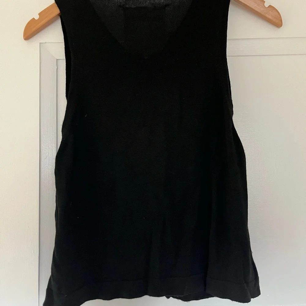 Cordera Black Button Down Sleeveless Top - Picture 3 of 4